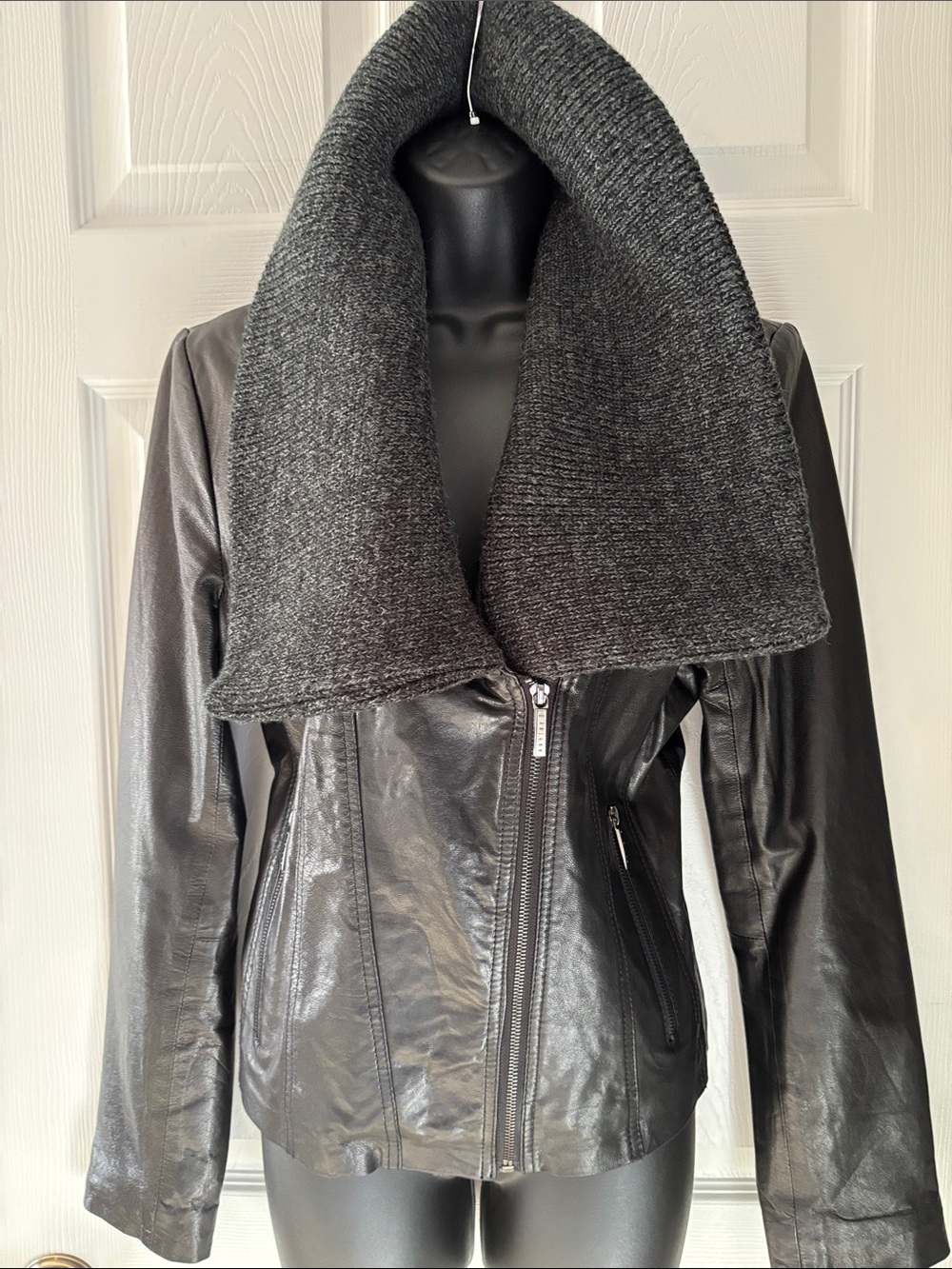 Fabulous Leather Jacket with Gray Knit Collar
